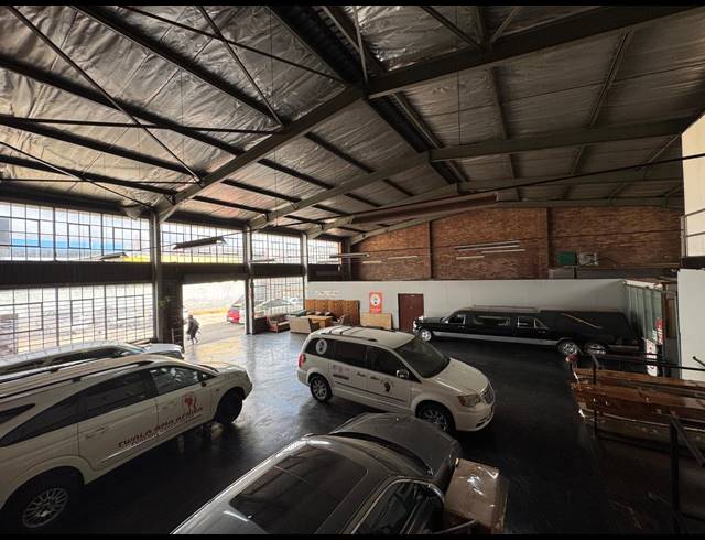 570M² WAREHOUSE TO LET IN WYNBERG